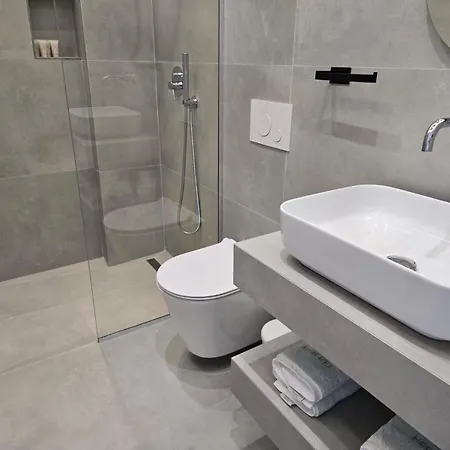 Rei 3* بورش